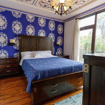 Hotel Azul De La Plaza By Chat Noir Куенка Екстер'єр фото