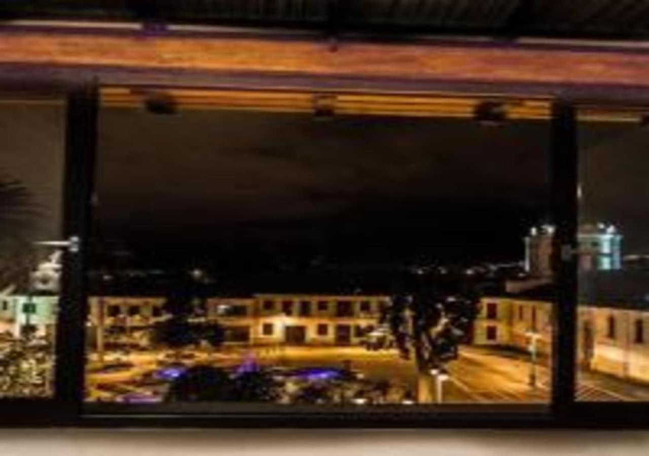 Hotel Azul De La Plaza By Chat Noir Куенка Екстер'єр фото