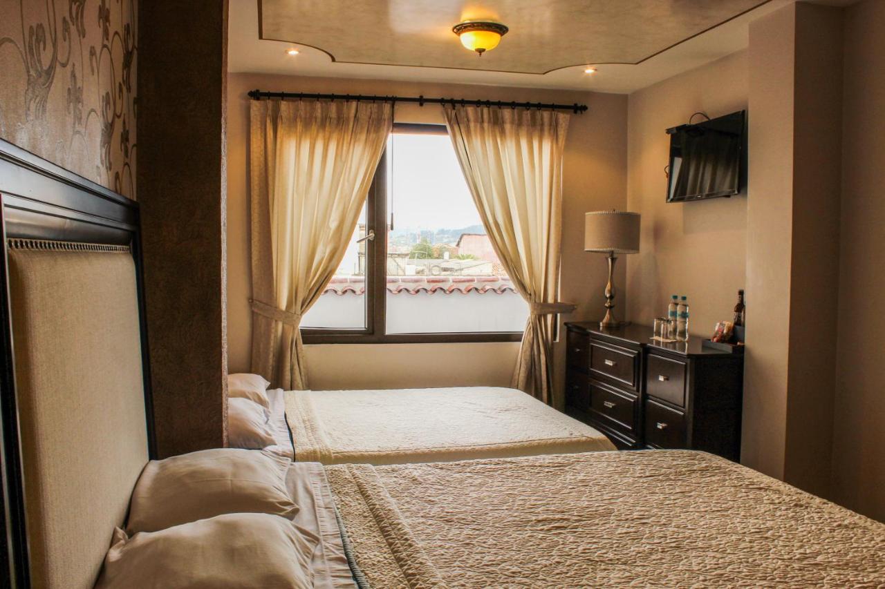 Hotel Azul De La Plaza By Chat Noir Куенка Екстер'єр фото