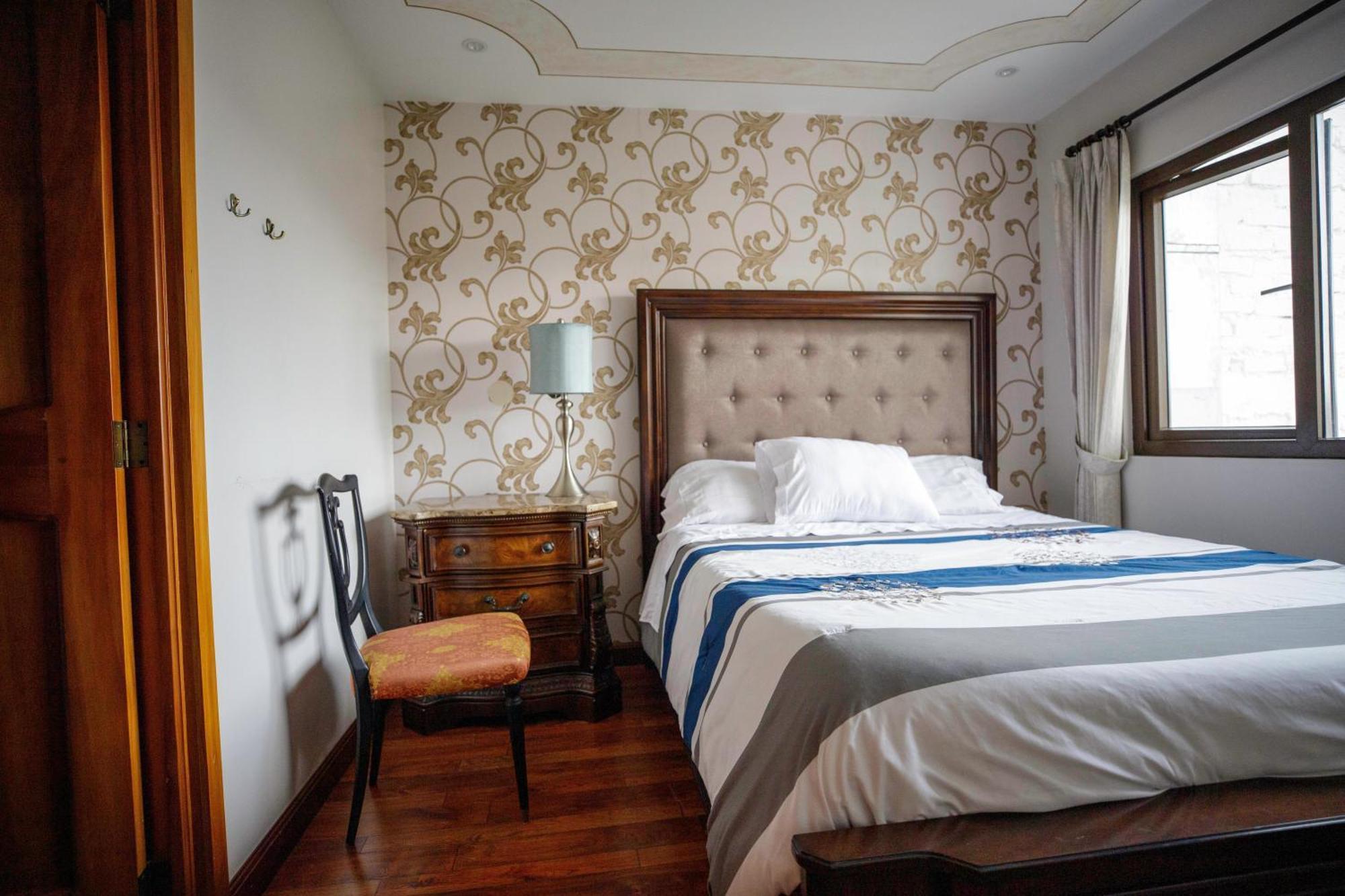 Hotel Azul De La Plaza By Chat Noir Куенка Екстер'єр фото