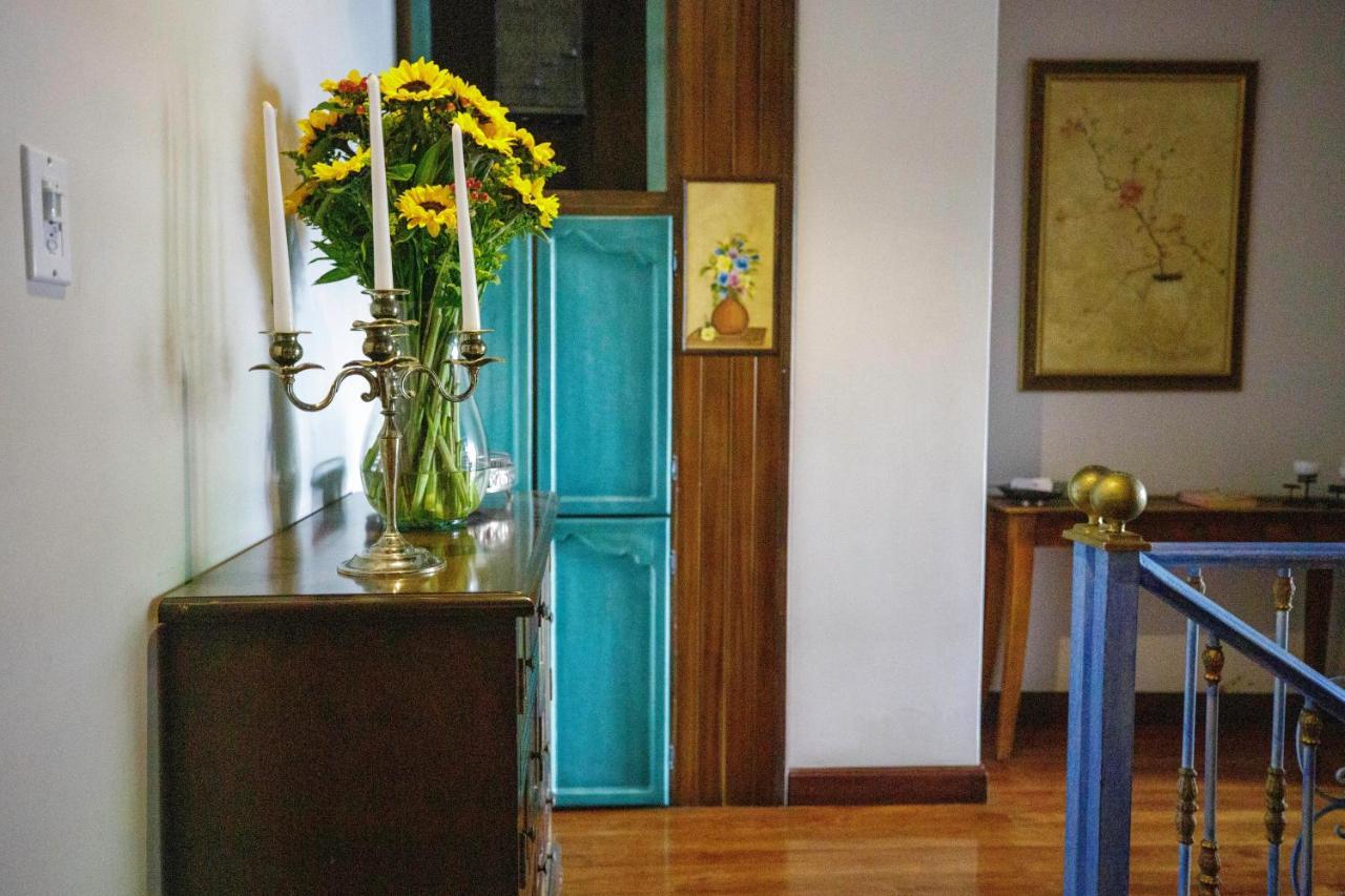 Hotel Azul De La Plaza By Chat Noir Куенка Екстер'єр фото