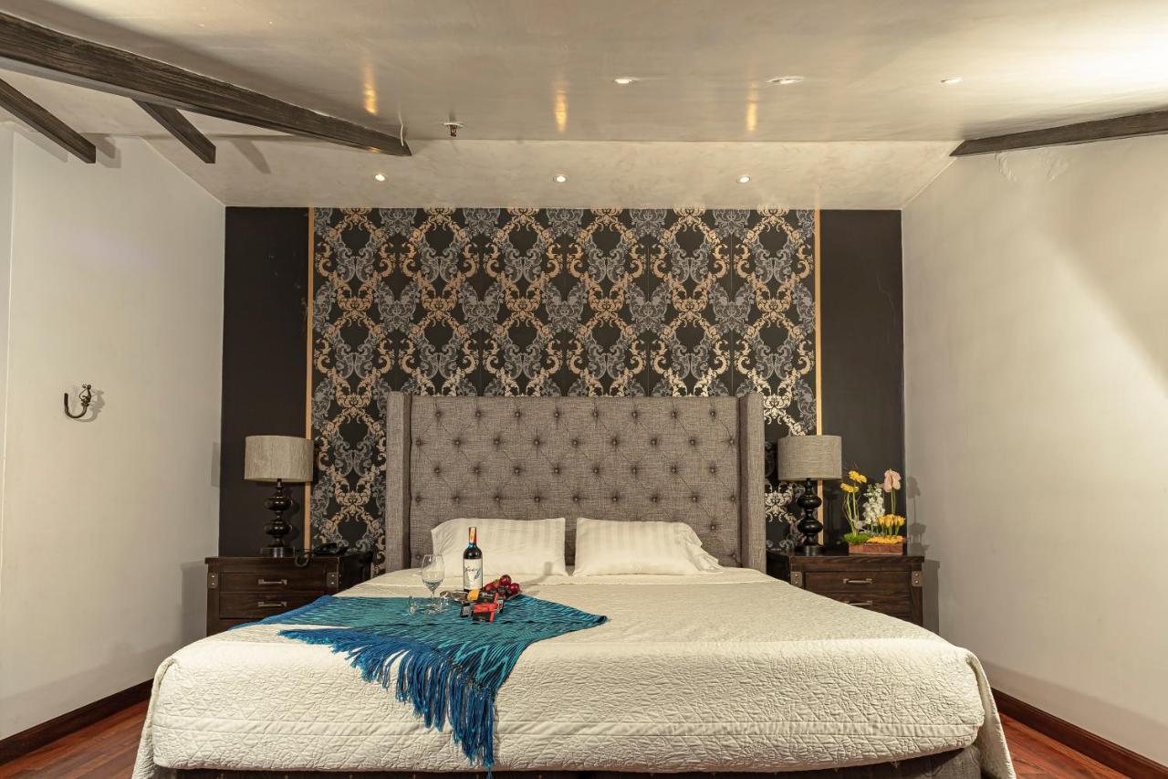 Hotel Azul De La Plaza By Chat Noir Куенка Екстер'єр фото