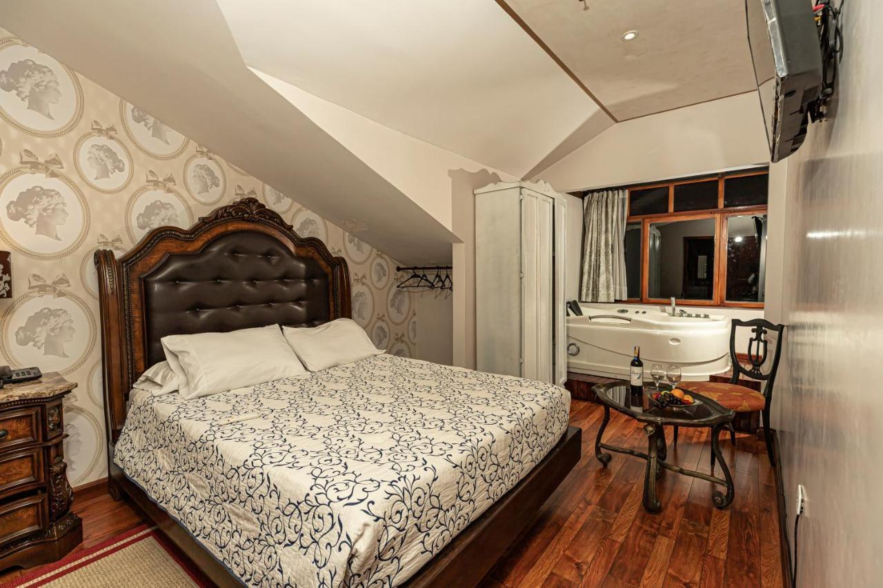 Hotel Azul De La Plaza By Chat Noir Куенка Екстер'єр фото