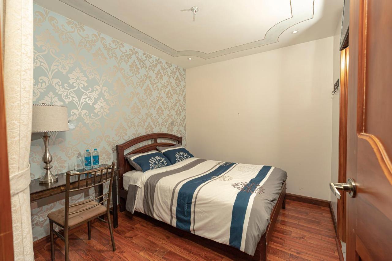Hotel Azul De La Plaza By Chat Noir Куенка Екстер'єр фото