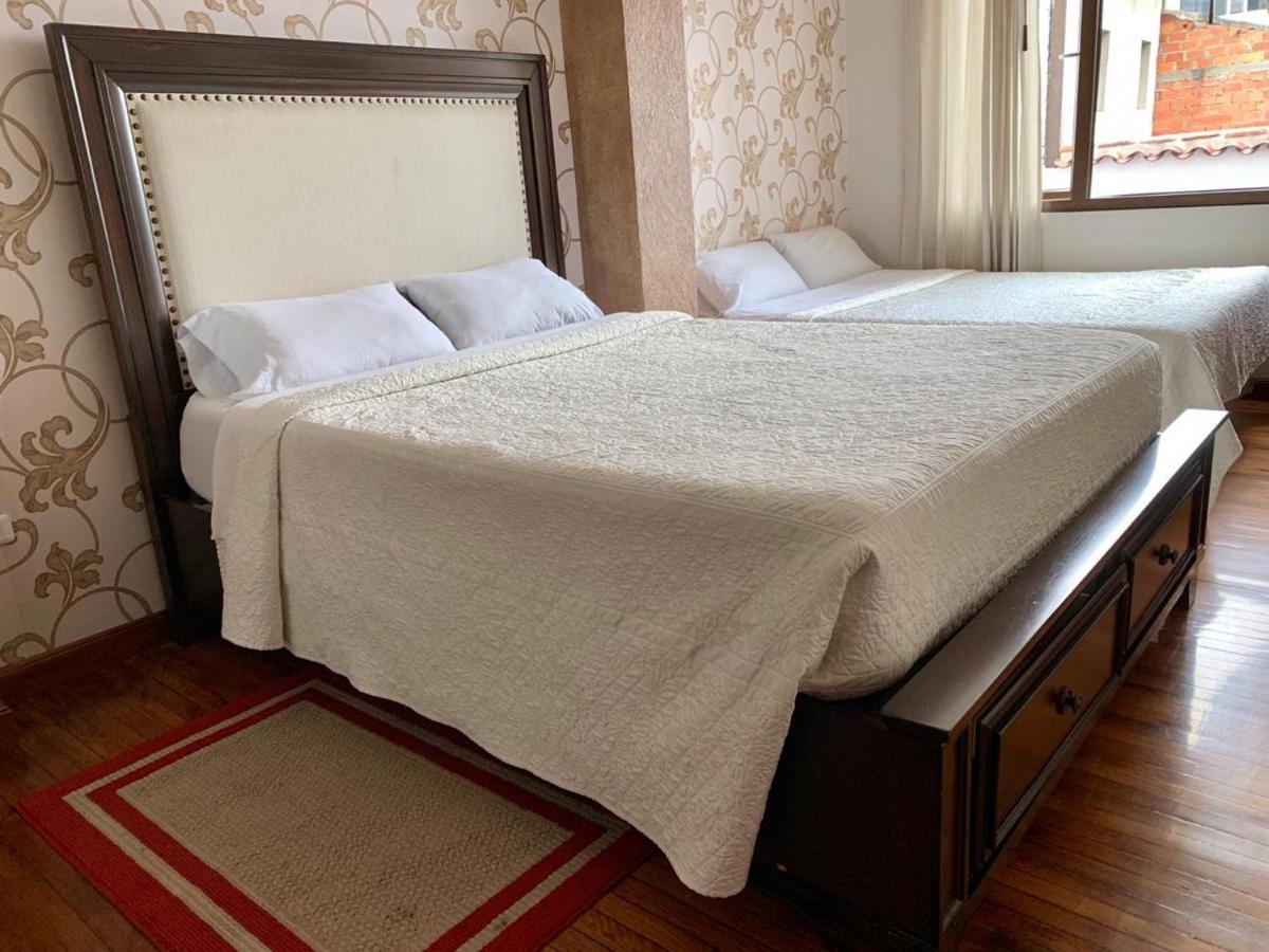 Hotel Azul De La Plaza By Chat Noir Куенка Екстер'єр фото