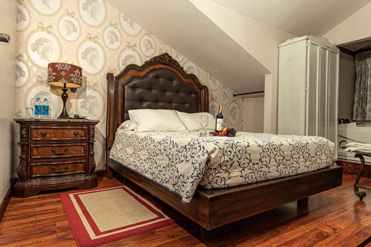 Hotel Azul De La Plaza By Chat Noir Куенка Екстер'єр фото