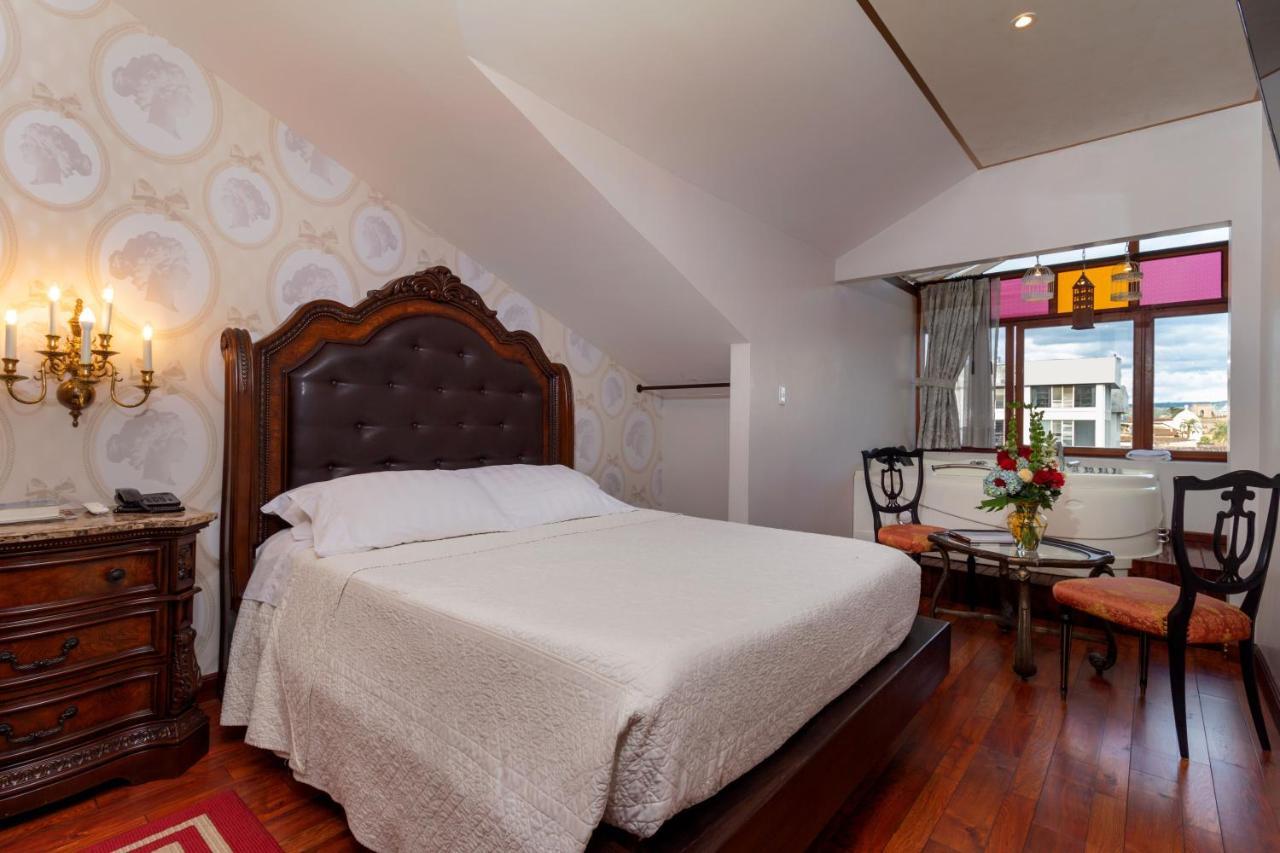 Hotel Azul De La Plaza By Chat Noir Куенка Екстер'єр фото